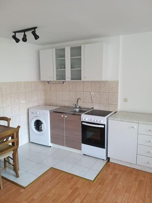 Nice Apartment On Quite Location Near City Center Split Exterior photo